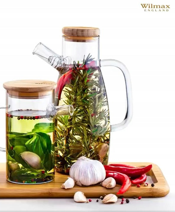 Wilmax Ölflasche 900 ml mit Ausgießer und Filter Transparent Glas – Anwendungs- oder Detailansicht; Lieferumfang: 1 Stück