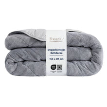 HELDENA Wellsoft Bettdecke Grau auf einem modernen Bett