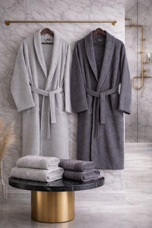 HELDENA Premium Bademantel & Handtuch Set Grau-Anthrazit 6-teilig Jacquard in Geschenkbox