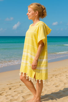 Gelber Poncho Bademantel S/M mit schlichter Form für Badezimmer, Reise und Strand