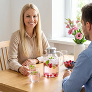 Wilmax Krug 2100 ml mit Edelstahldeckel und Filter Transparent Thermoglas – Anwendungs- oder Detailansicht; Lieferumfang: 1 Stück