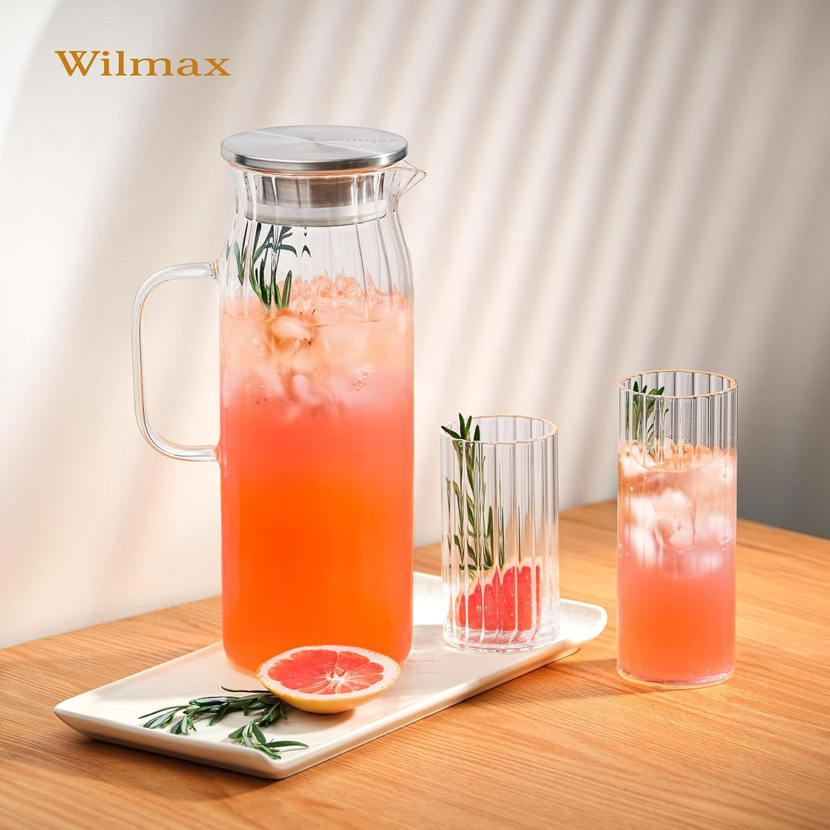 Wilmax Krug 1500 ml mit Edelstahldeckel Transparent Thermoglas – Anwendungs- oder Detailansicht; Lieferumfang: 1 Stück