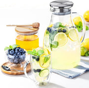 Wilmax Krug 2500 ml mit Edelstahldeckel und Filter Transparent Thermoglas – Anwendungs- oder Detailansicht; Lieferumfang: 1 Stück
