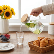 Wilmax Krug 1900 ml mit Bambusdeckel Transparent Thermoglas – Anwendungs- oder Detailansicht; Lieferumfang: 1 Stück