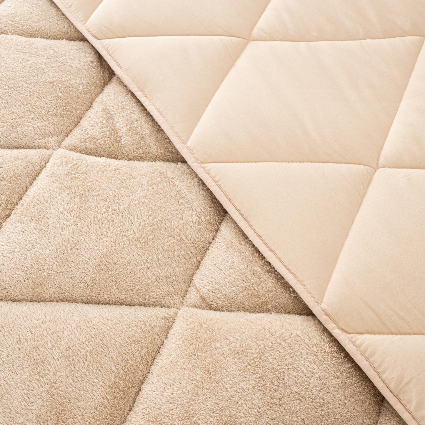 HELDENA Wellsoft Bettdecke Beige 220x240 Detail weich wendbar Doppelbett