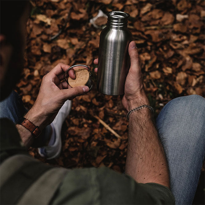 HELDENA Outdoor Wasserflasche 500 ml aus Edelstahl im minimalistischen Design