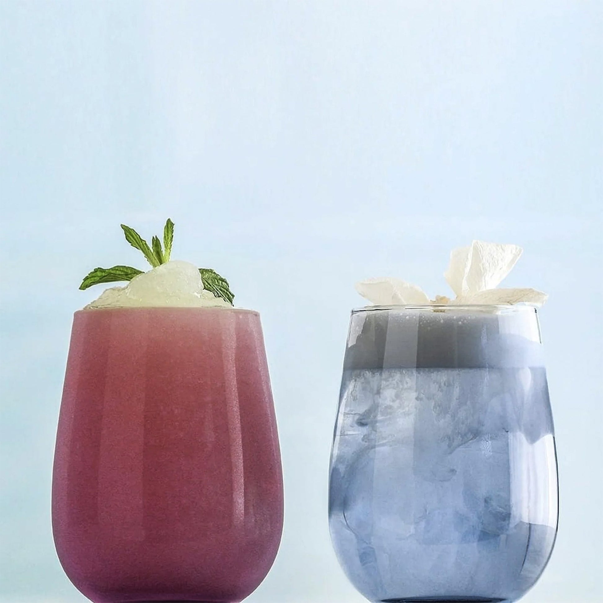 LAV Gaia Weingläser Set Lifestyle modern auf Tablett
