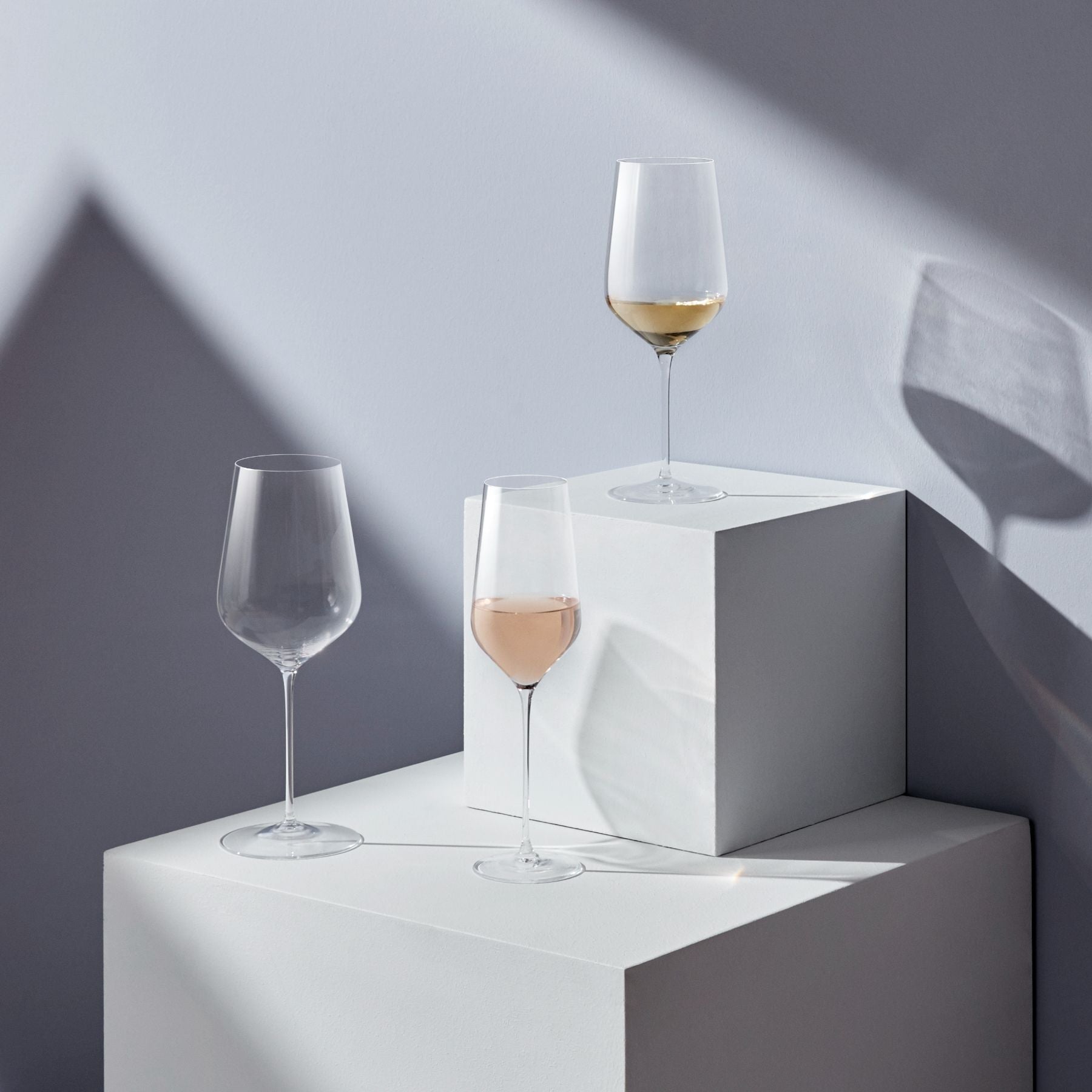 Modernes Weinglas NUDE Stem Zero Trio 420 ml für Weißwein und Rosé