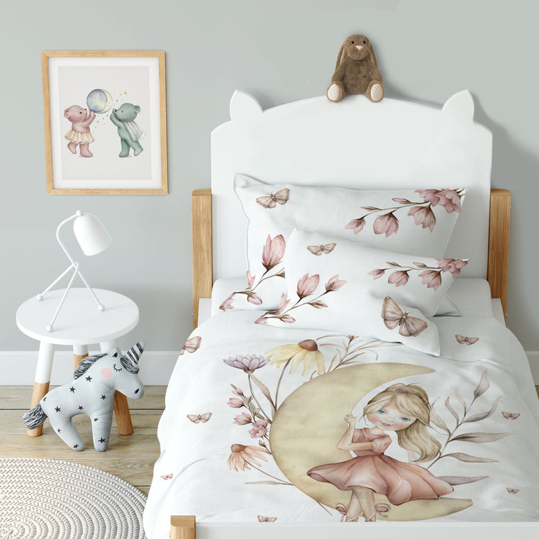 Kinderzimmer mit Bettwäsche „Sweet Ballerina", Ballerina-Motiv mit Schmetterlingen in Rosa