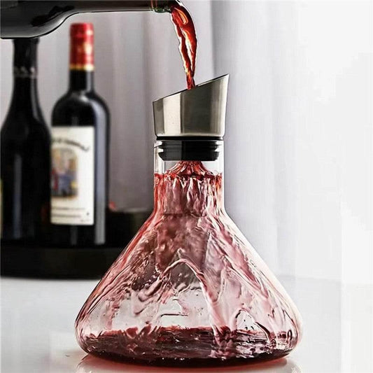 Dekorative Wein Karaffe im Eisberg Design für Rotwein und stilvolle Tischkultur