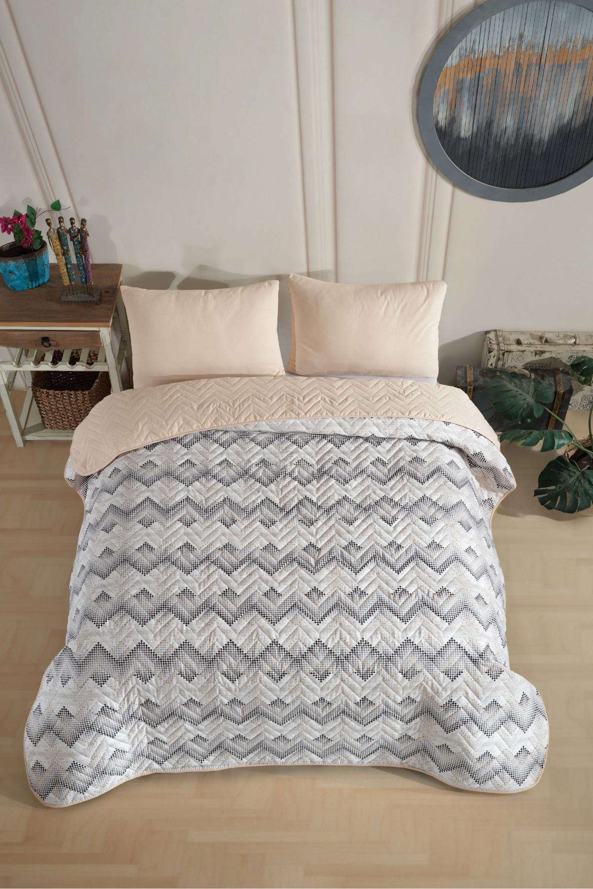 HELDENA Piqué-Tagesdecke Beige – wendbar, 160×230 & 200×230 cm