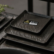 Wilmax Quadratische Servierplatte 13 × 13 cm 6er-Set Schwarz Porzellan – Anwendungs- oder Detailansicht; Lieferumfang: 6 Stück