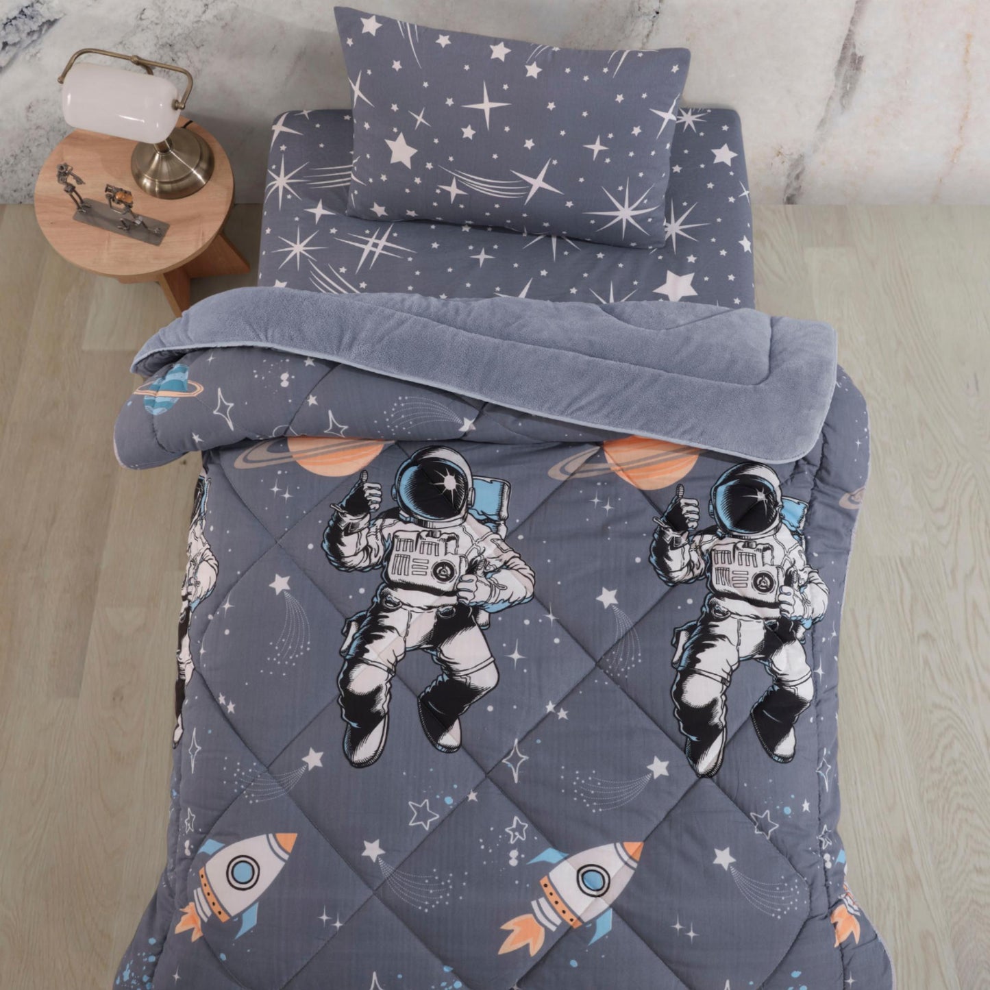 Astronaut Wellsoft Schlafset 135x200 und 155x220 cm mit Laken und Kissenbezug