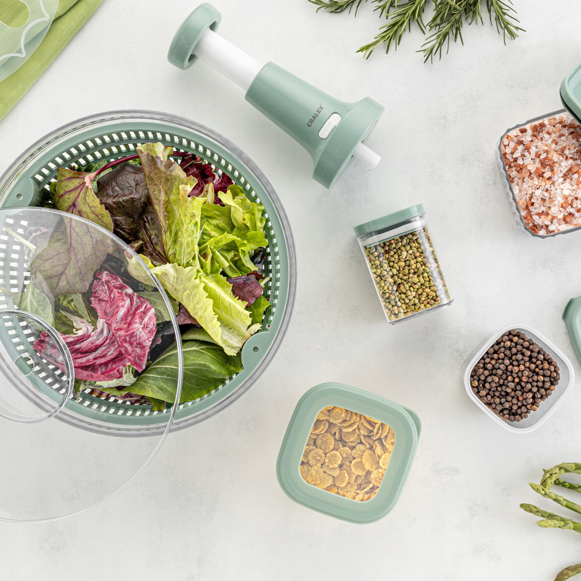 Salat Spinner mit Sieb und Schüssel für Gemüsezubereitung