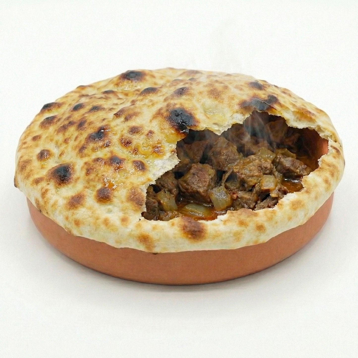 Terrakotta Schalen mit Güvec Gericht für Ofenküche Schmorgerichte und mediterrane Rezepte