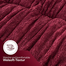 Wellsoft-Oberfläche der HELDENA Bettdecke Bordeaux