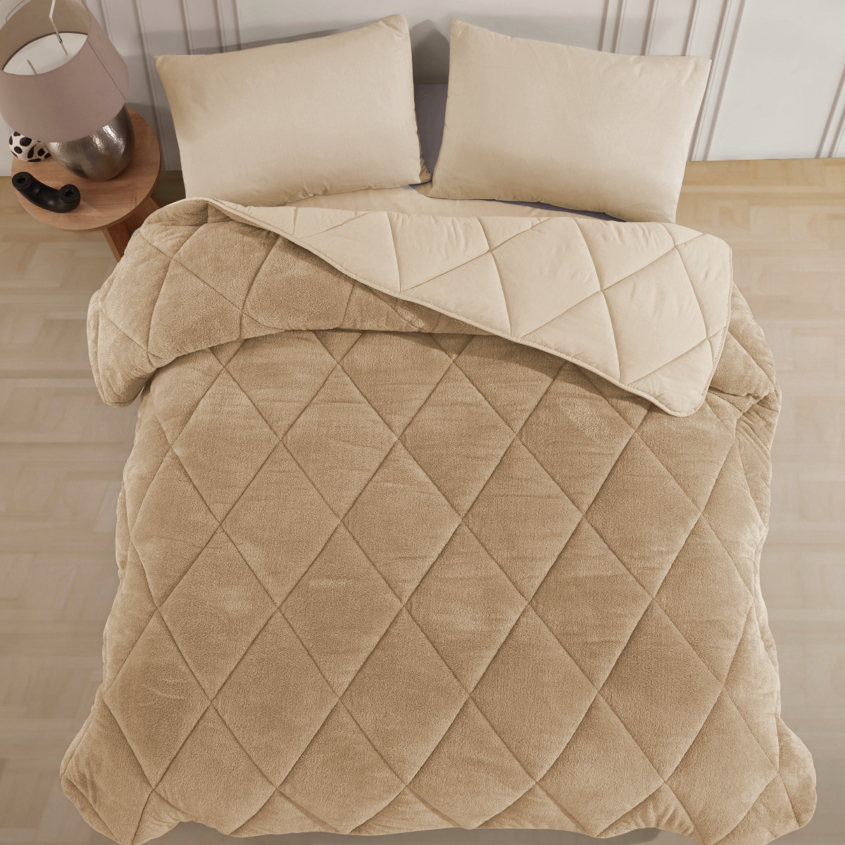 Beige Wellsoft Steppdecke fuer modernes Schlafzimmer