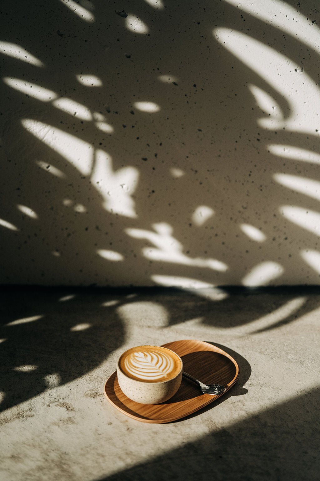 Blaue Cappuccino Tasse handgemacht – natürliche Materialien, moderne Form