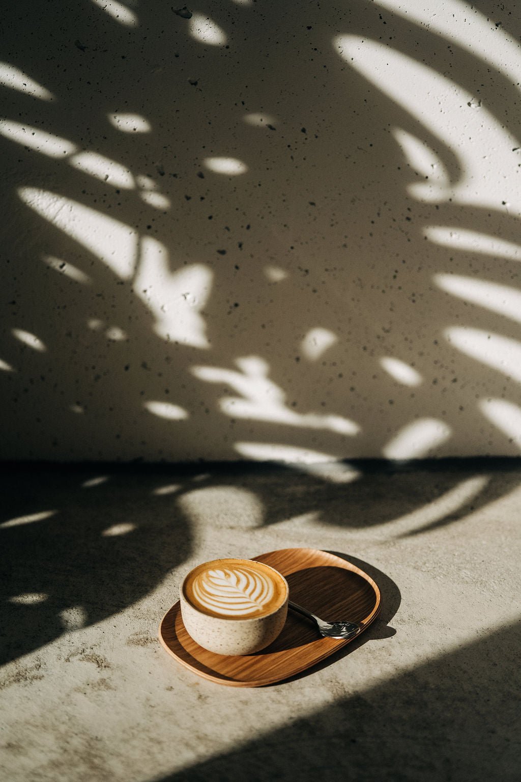 Gelbe Cappuccino Tasse handgemacht – warme Farbe, natürliche Materialien