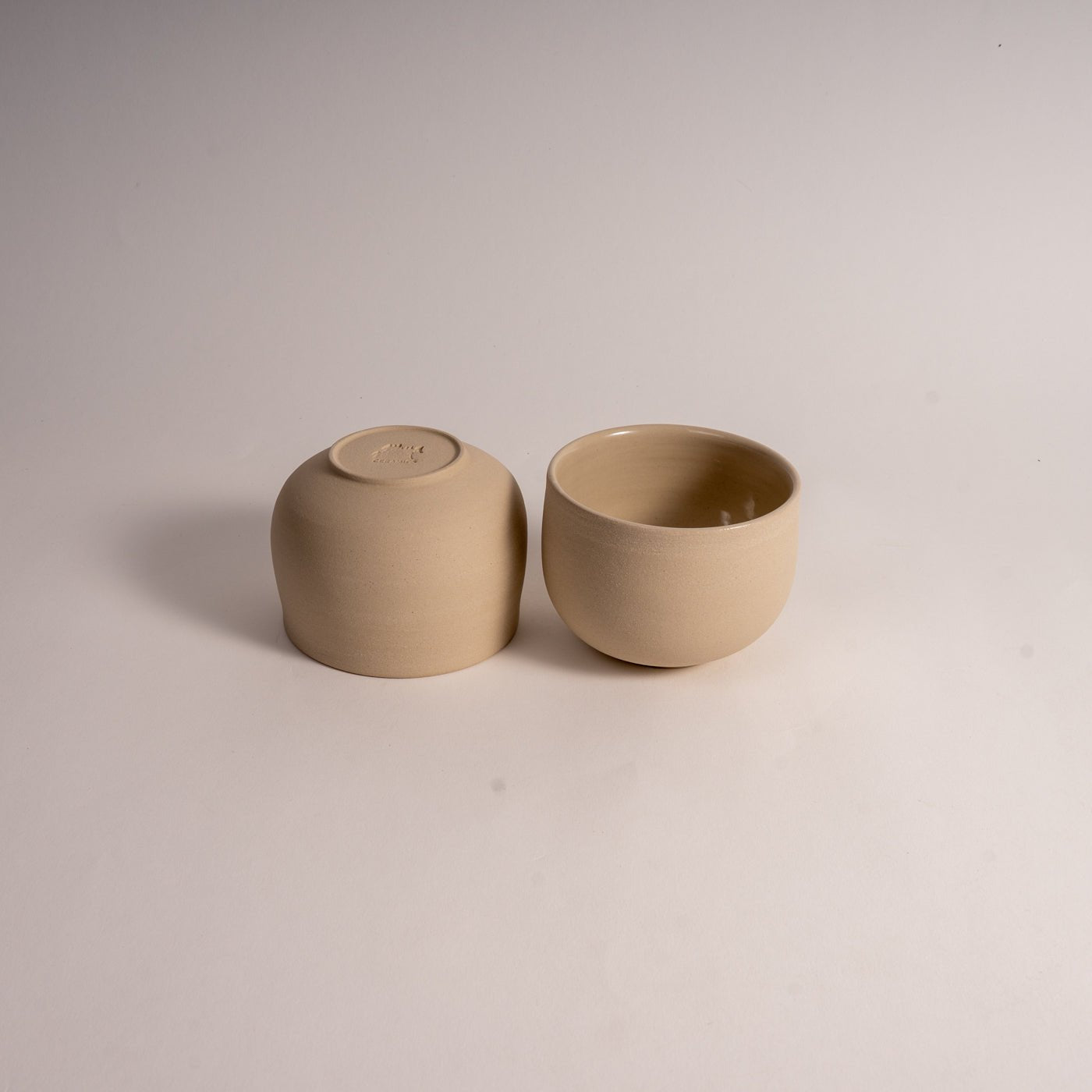 Handgemachte beige Teeschale für täglichen Teegenuss und Entspannung