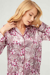 Cottonhill Satin-Pyjama geblümt (Pflaume), Oberteil mit Knopfleiste