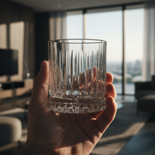 Pasabahce Elysia Whiskyglas Detailansicht Facettenschliff Lichtbrechung elegant